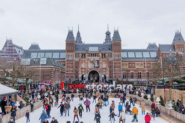 Capodanno ad Amsterdam: offerte e voli a/r per scoprire la magica